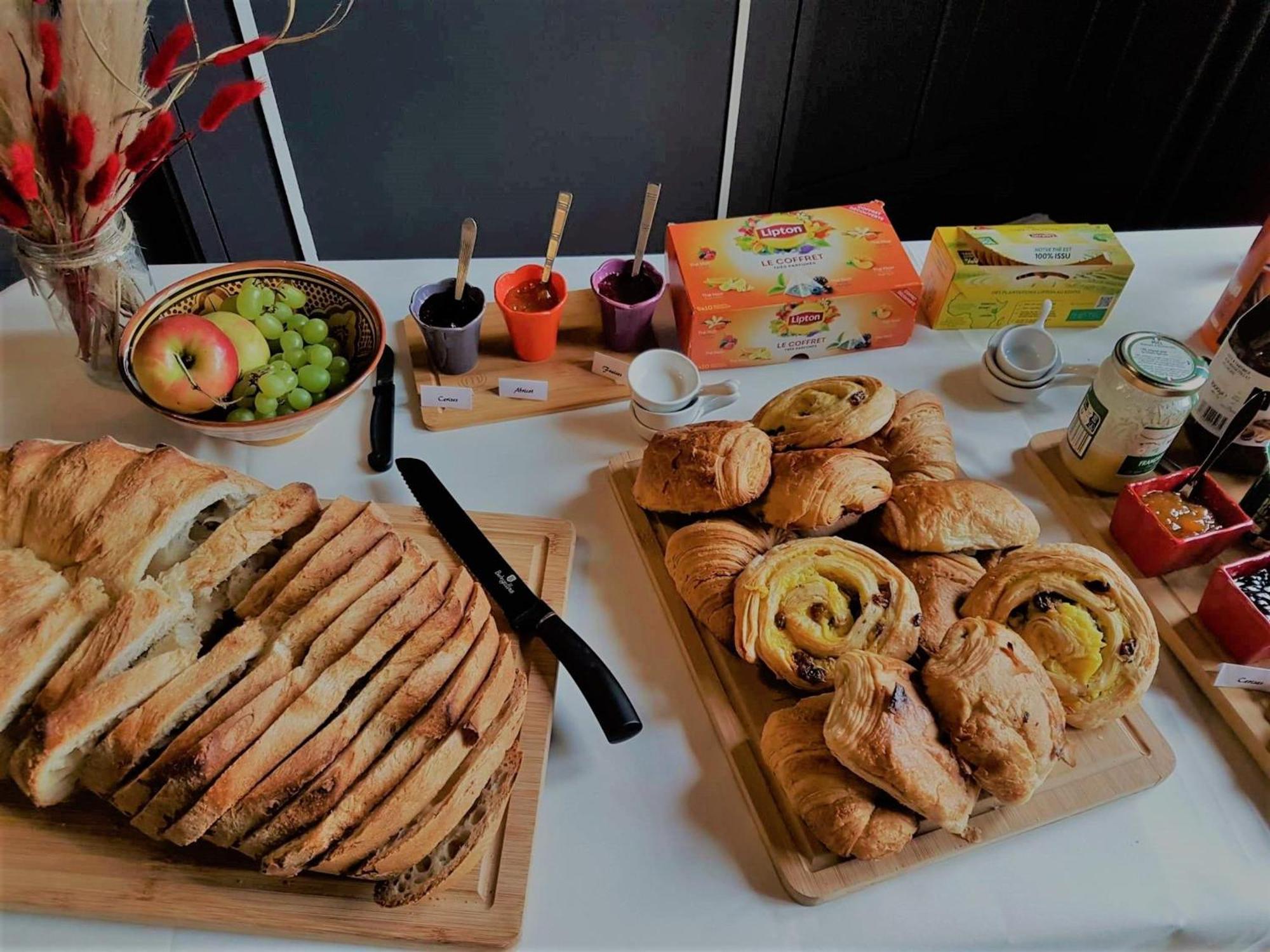 Sejour De Charme Au Chateau Avec Petit-Dejeuner Et Parking - Fr-1-591-705 Cluis Ngoại thất bức ảnh